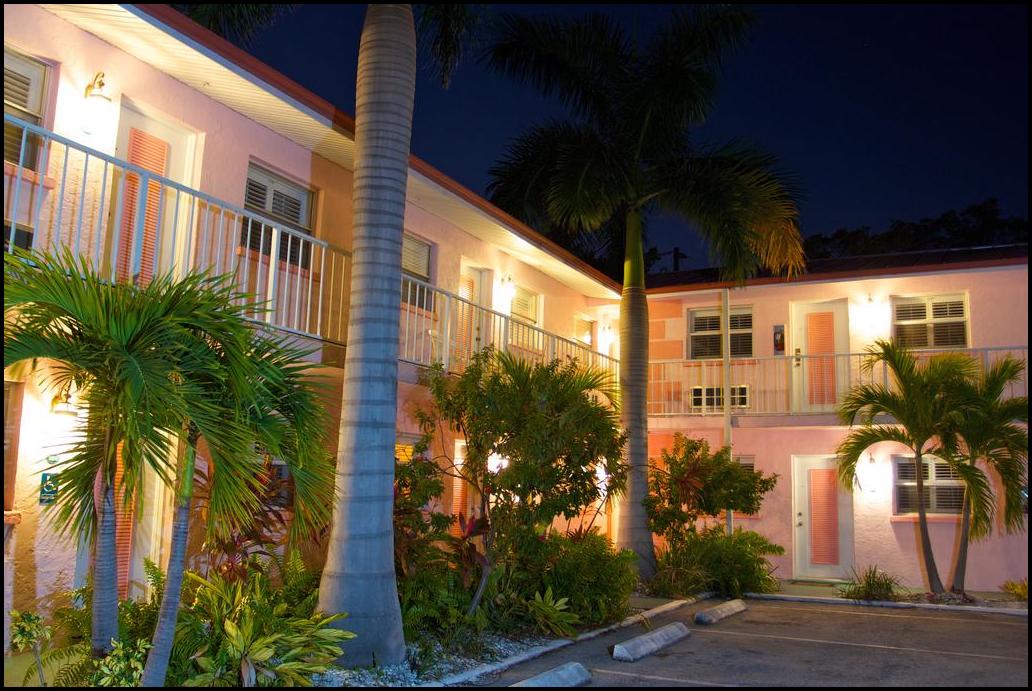 Hibiscus Suites Inn Sarasota Fl